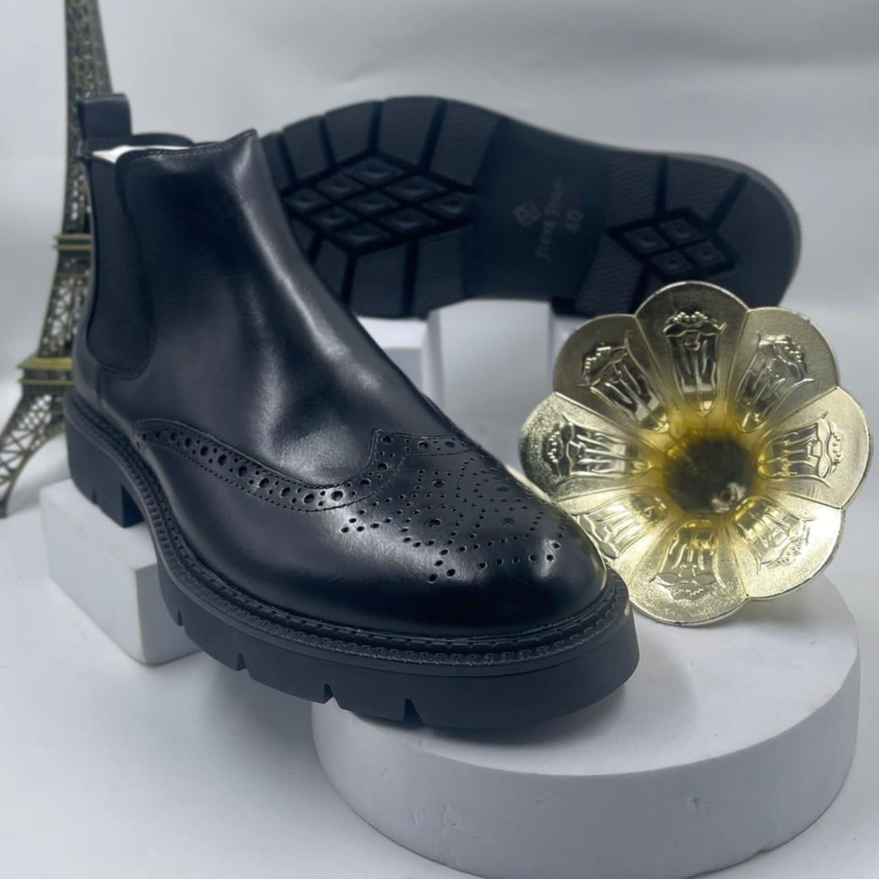 Steve Riot Laceless Leather Chelsea Boots