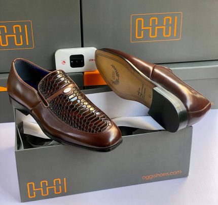 Brown Genuine Leather Men’s Loafers – Snake-Effect Luxury Footwear
