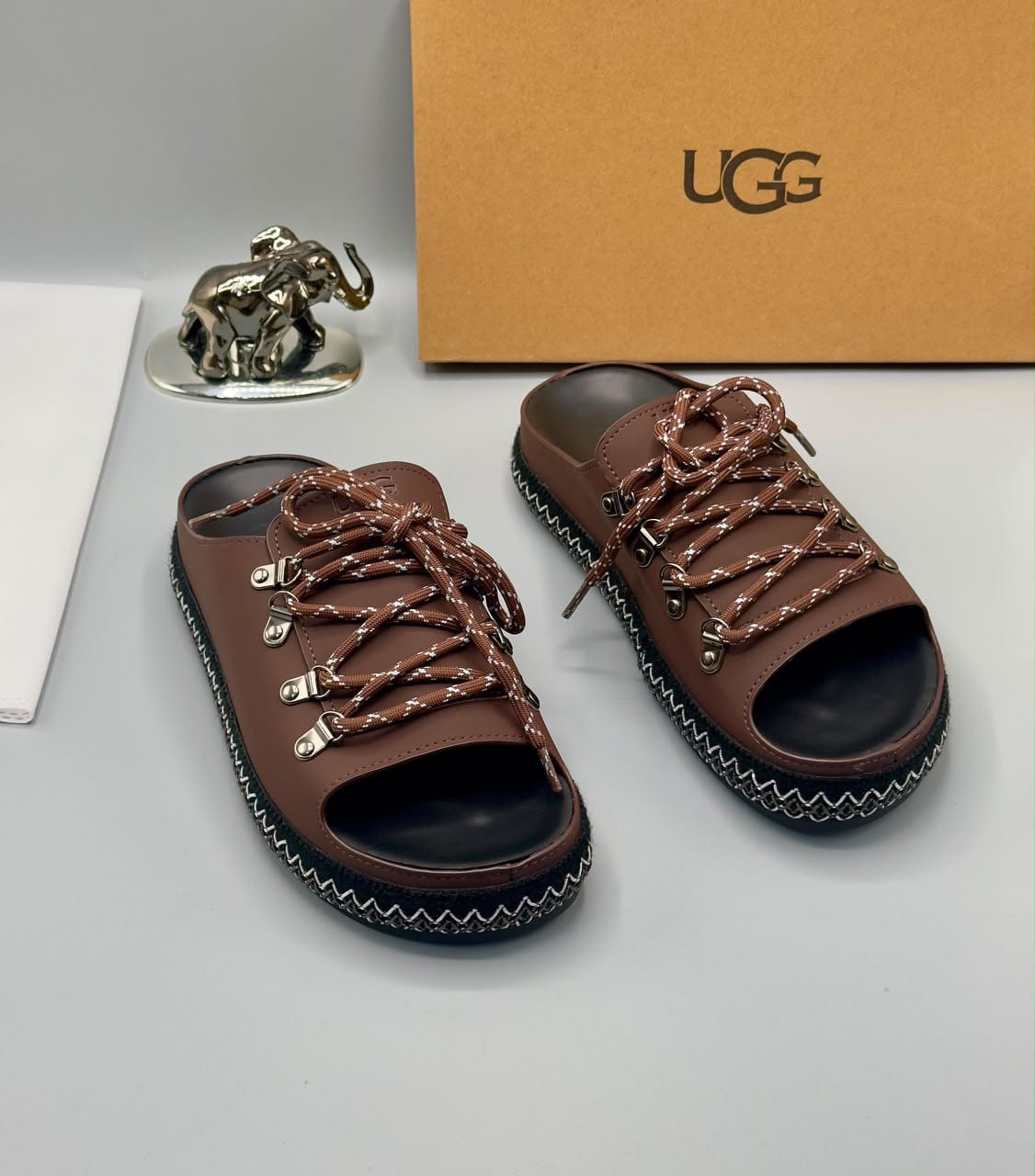 UGG Goldenstar Artistitch Platform Slides in Chestnut Brown